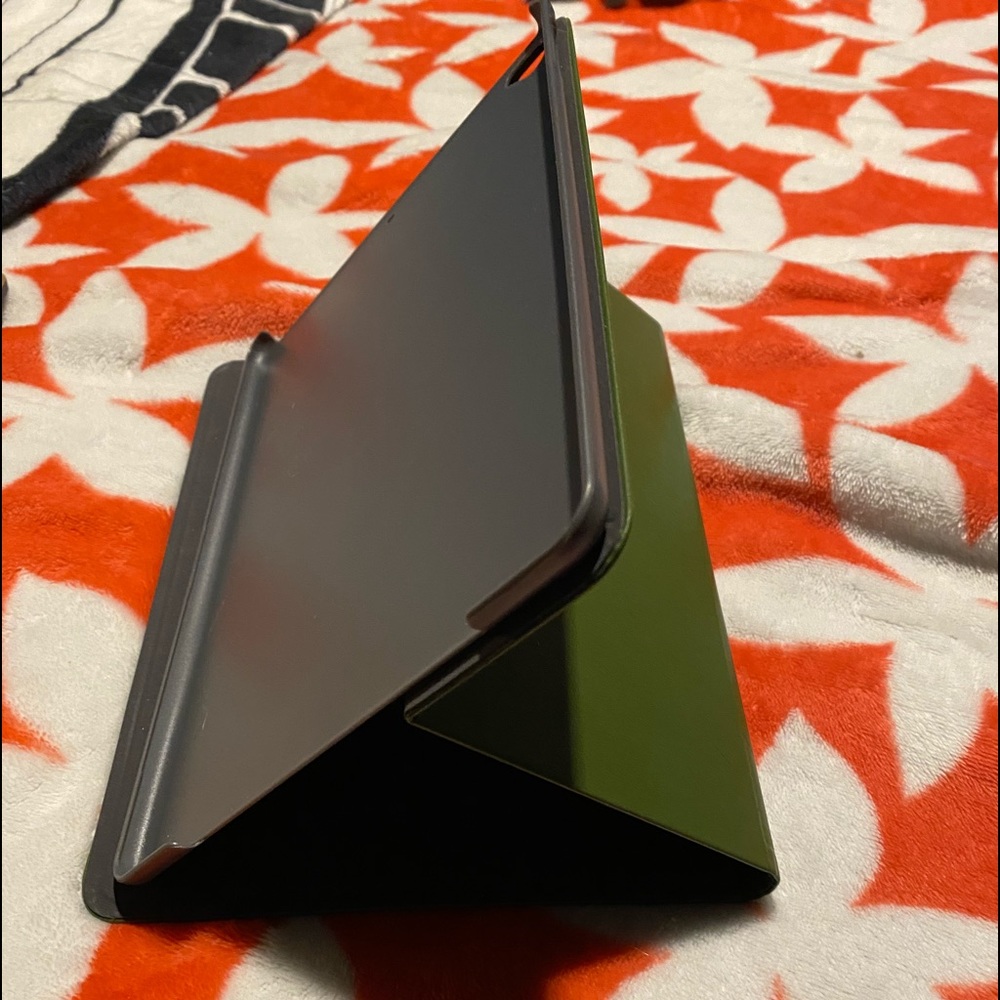 Ipad 6th Generation Case - image 3